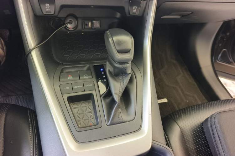 Used Toyota RAV4 2020 2.0L CVT Two-Wheel Drive Urban Edition Gear Lever