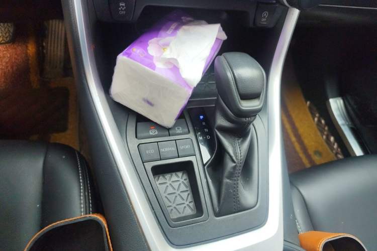 Used Toyota RAV4 2020 2.0L CVT Two-Wheel Drive Urban Edition Gear Lever
