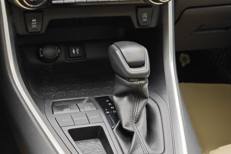 Used Toyota RAV4 2020 2.0L CVT Two-Wheel Drive Fashion Edition Gear Lever