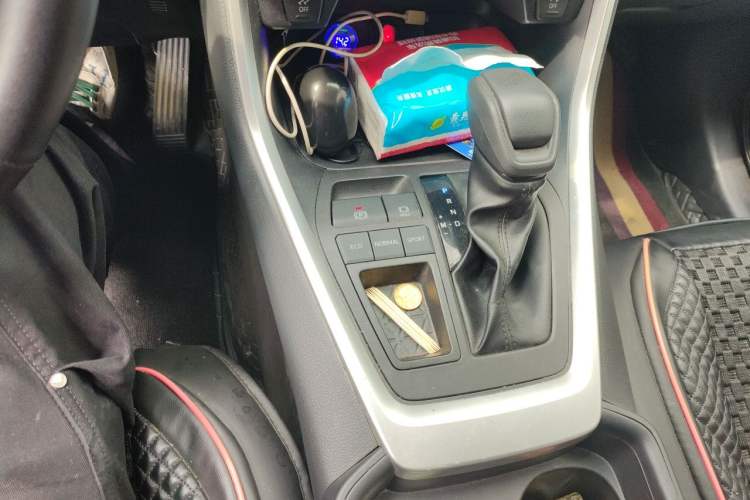 Used Toyota RAV4 2020 2.0L CVT Two-Wheel Drive Fashion Edition Gear Lever
