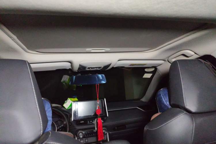 Used Toyota RAV4 2020 2.0L CVT Two-Wheel Drive Fashion PLUS Edition Headliner
