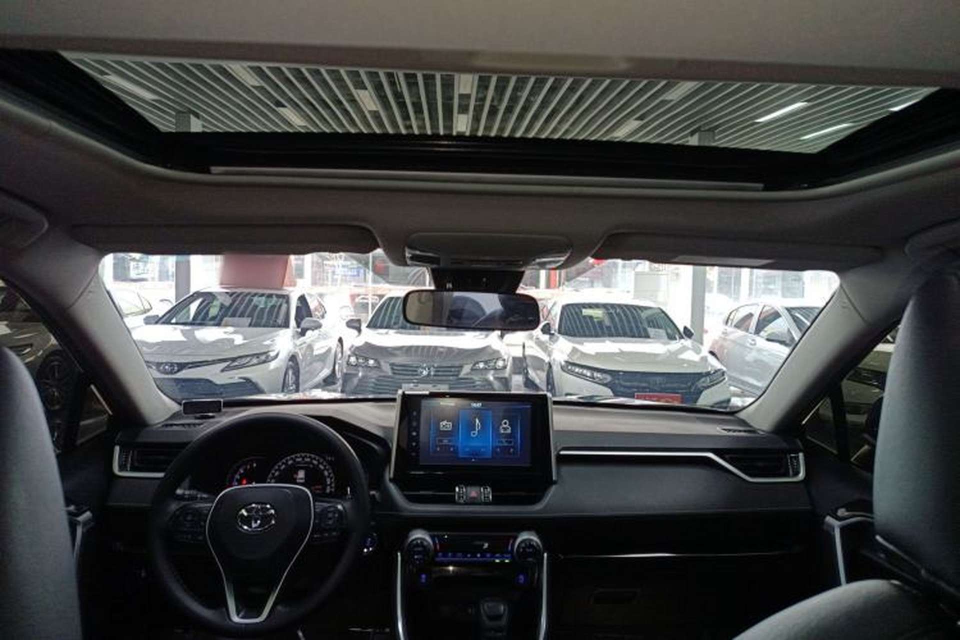 Used Toyota RAV4 2020 2.0L CVT Two-Wheel Drive Fashion Edition Headliner
