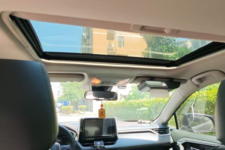 Used Toyota RAV4 2020 2.0L CVT Two-Wheel Drive Fashion Edition Headliner