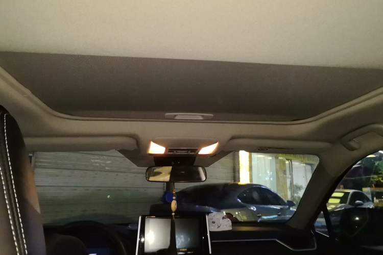 Used Toyota RAV4 2020 2.0L CVT 4x4 Trend Edition Headliner