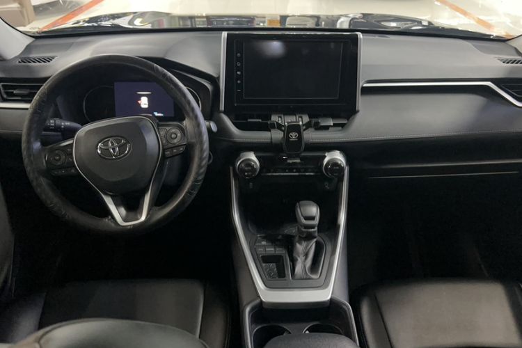 Used Toyota RAV4 2020 2.0L CVT Two-Wheel Drive Fashion Edition Interior 1