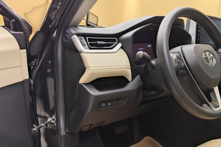 Used Toyota RAV4 2020 2.0L CVT Two-Wheel Drive Fashion Edition Interior 10