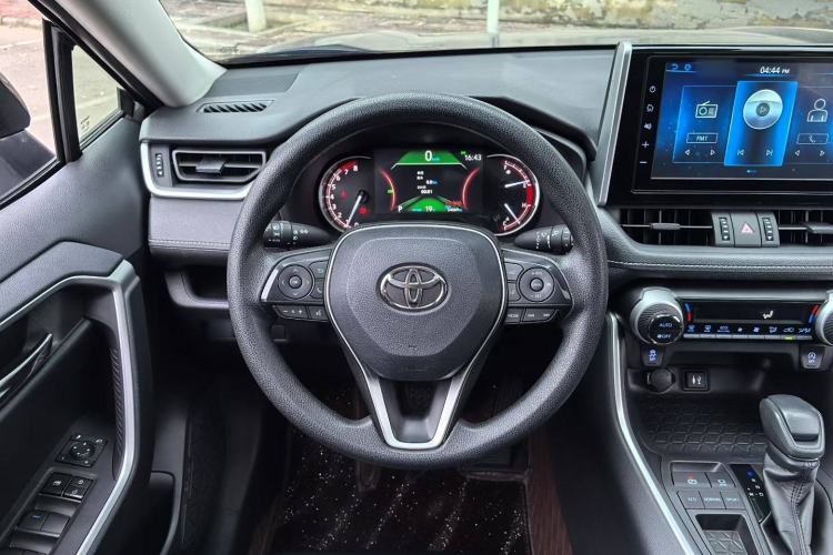 Used Toyota RAV4 2020 2.0L CVT Two-Wheel Drive Fashion Edition Interior 2