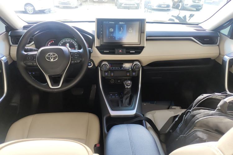 Used Toyota RAV4 2020 2.0L CVT Two-Wheel Drive Fashion PLUS Edition Interior 2