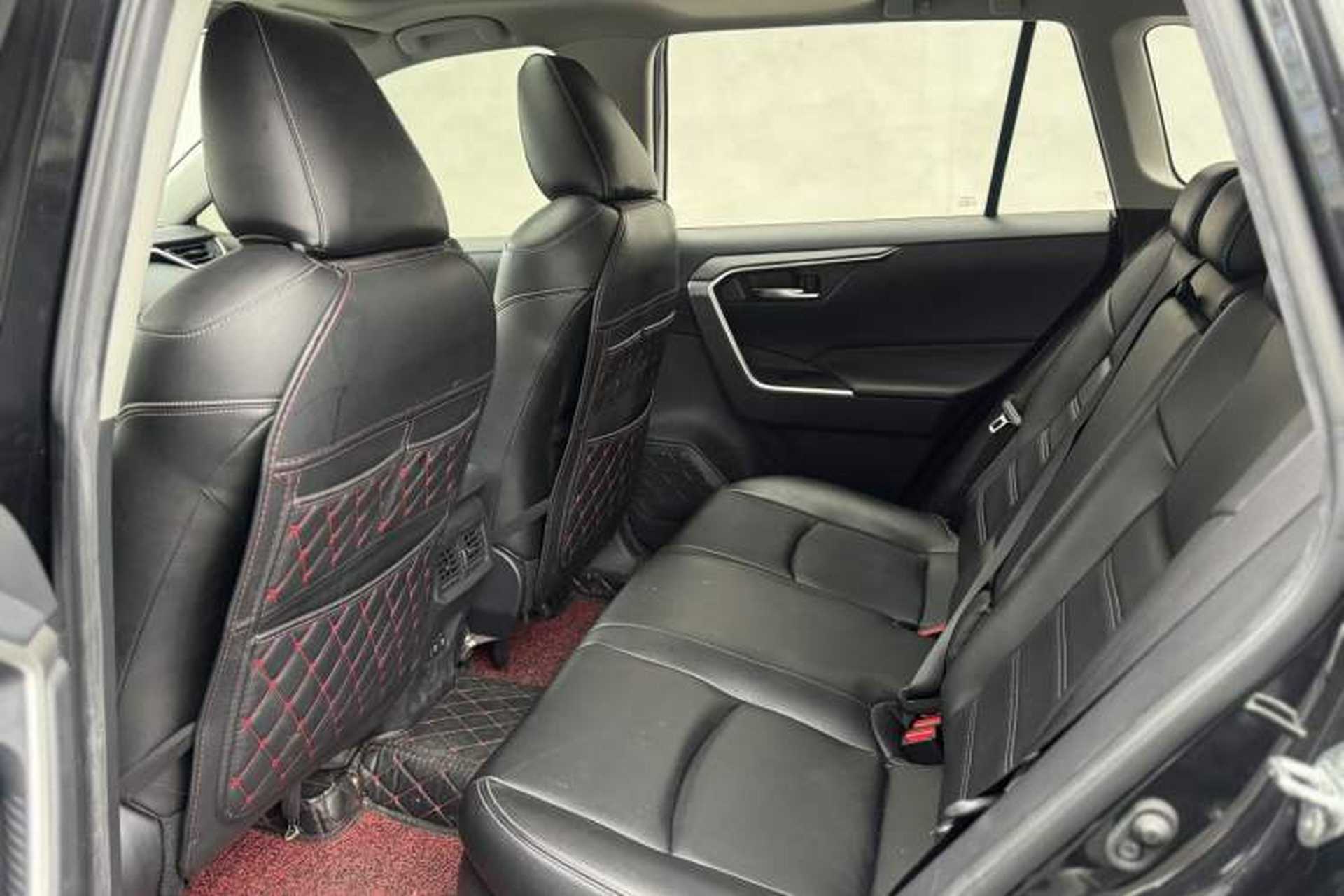 Used Toyota RAV4 2020 Dual-Engine 2.5L E-CVT Two-Wheel Drive Elite Edition Interior 3