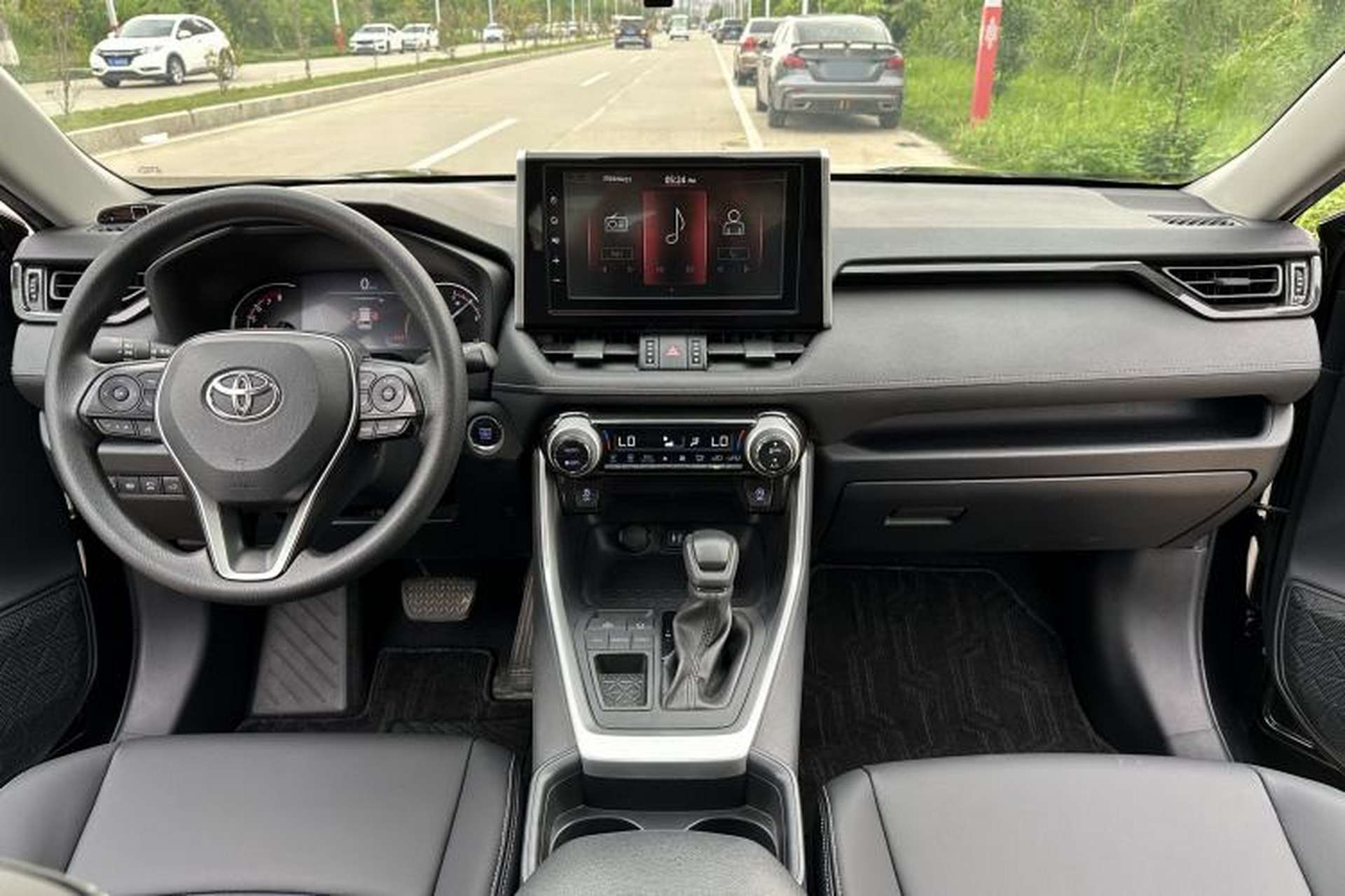 Used Toyota RAV4 2020 2.0L CVT Two-Wheel Drive Fashion Edition Interior 4