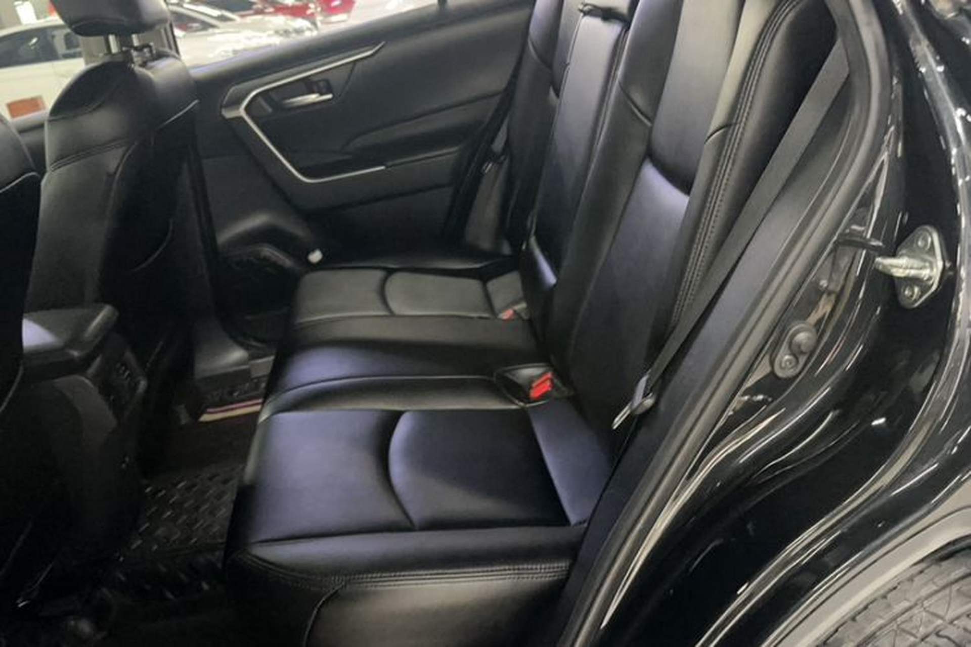 Used Toyota RAV4 2020 2.0L CVT Two-Wheel Drive Fashion Edition Interior 4