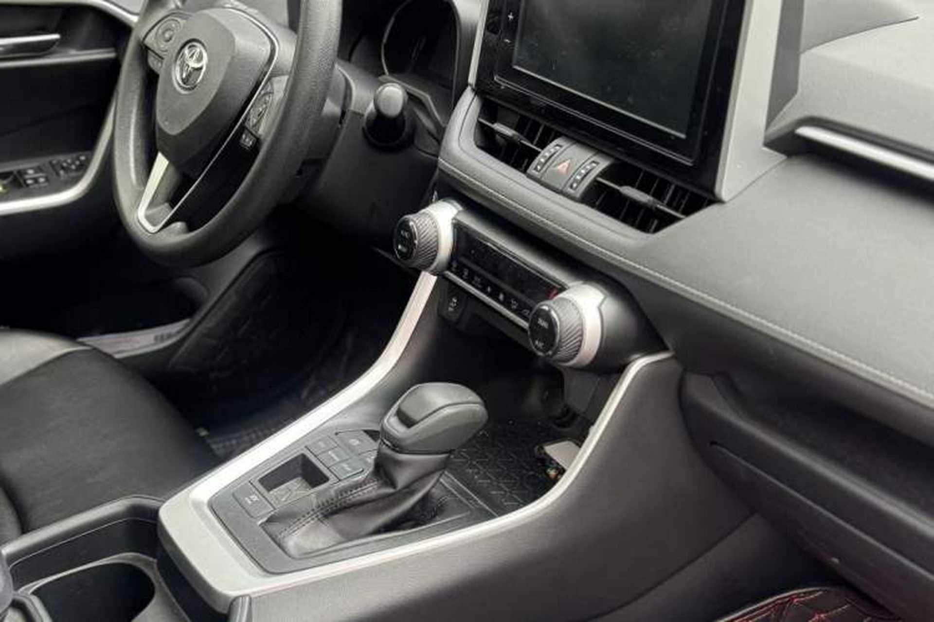 Used Toyota RAV4 2020 Dual-Engine 2.5L E-CVT Two-Wheel Drive Elite Edition Interior 4