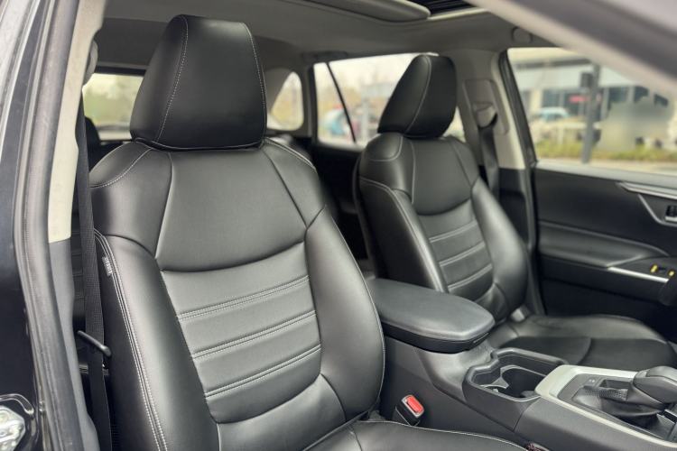 Used Toyota RAV4 2020 Dual-Engine 2.5L E-CVT Two-Wheel Drive Elite Edition Interior 7