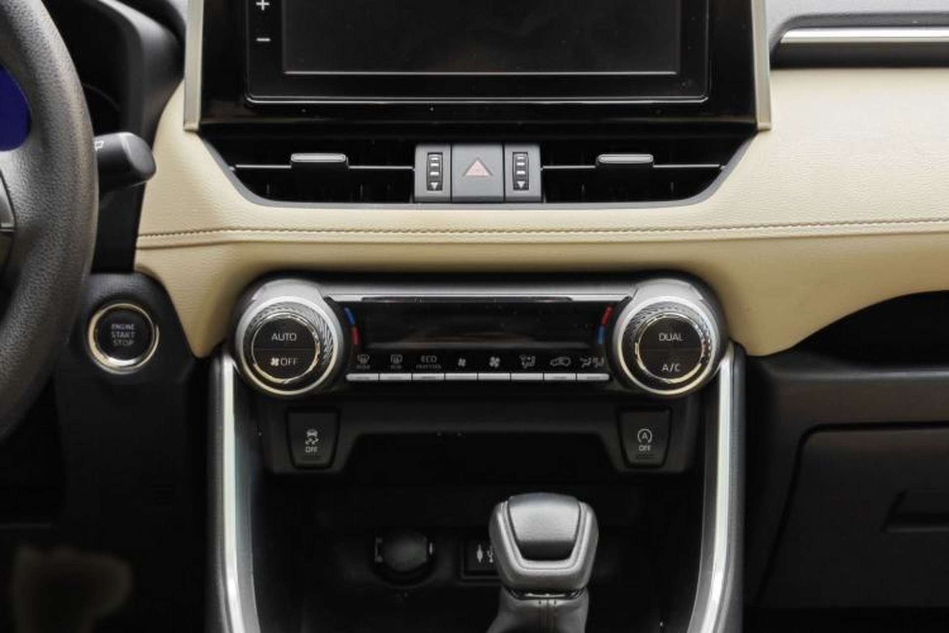 Used Toyota RAV4 2020 2.0L CVT Two-Wheel Drive Fashion Edition Interior 7