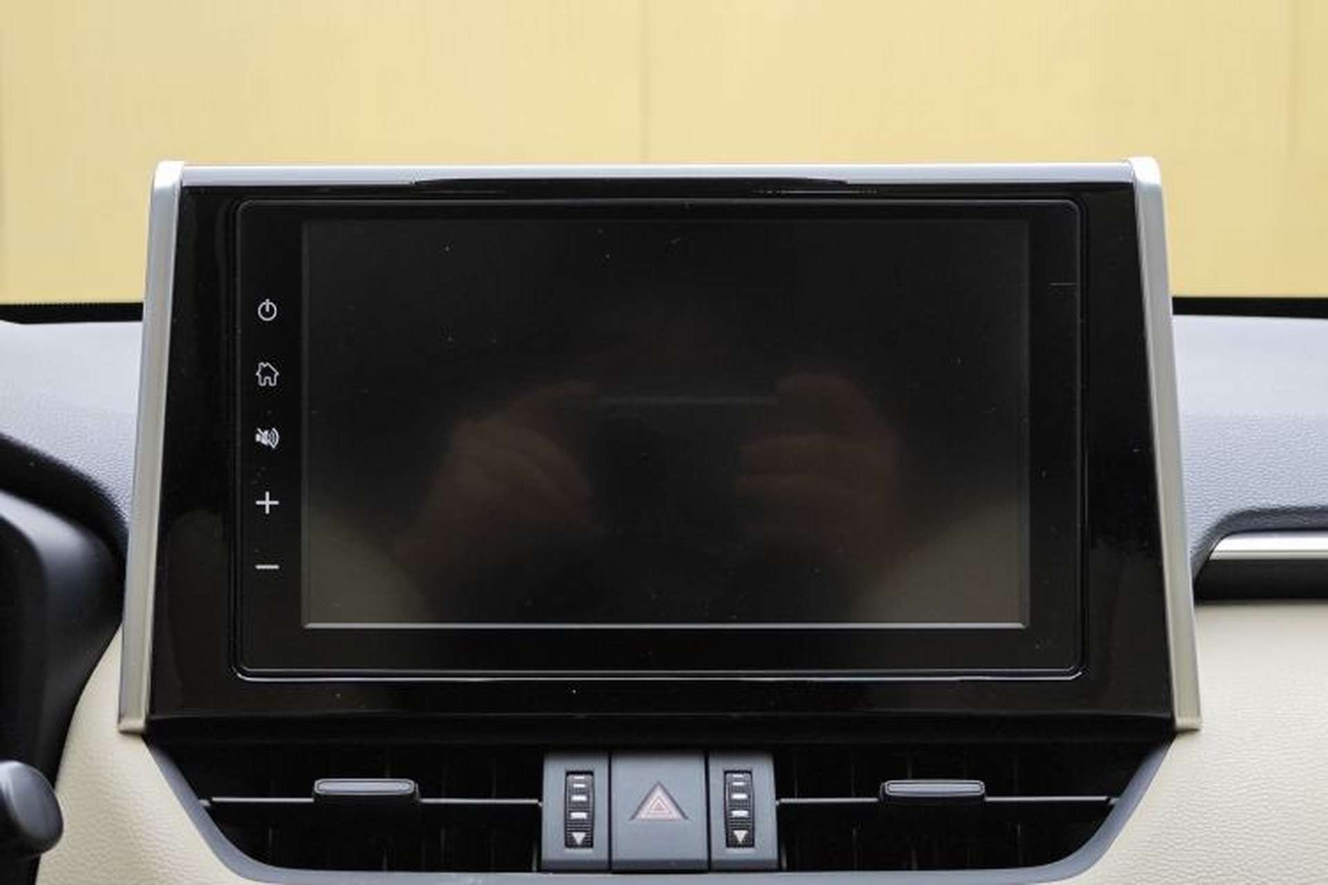 Used Toyota RAV4 2020 2.0L CVT Two-Wheel Drive Fashion Edition Interior 8
