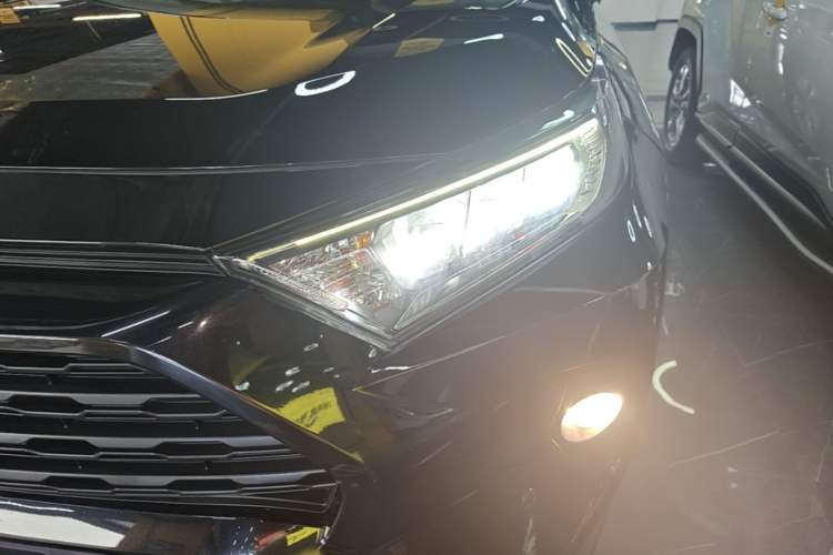 Used Toyota RAV4 2020 2.0L CVT Two-Wheel Drive Urban Edition Left Front Headlight