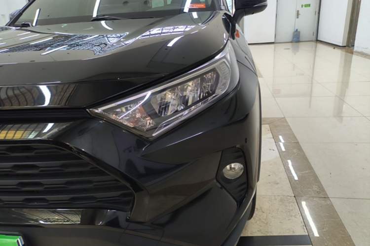 Used Toyota RAV4 2020 Dual-Engine 2.5L E-CVT Two-Wheel Drive Elite Edition Left Front Headlight