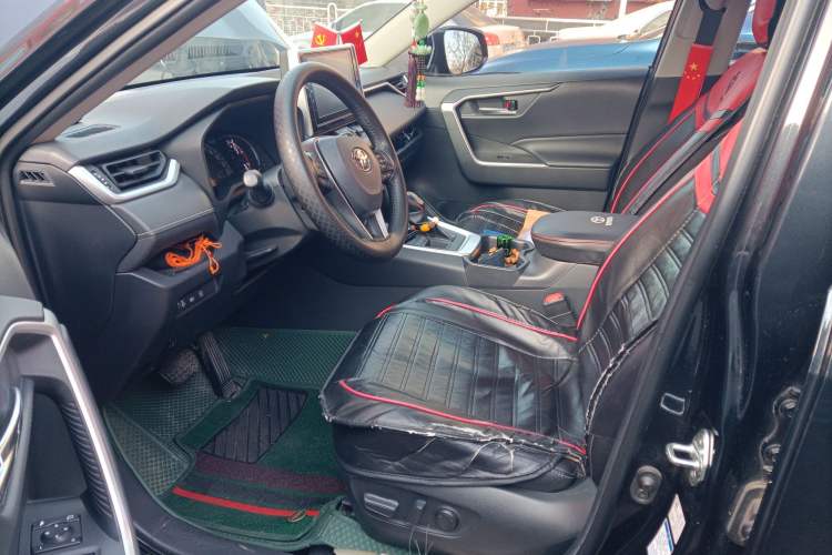 Used Toyota RAV4 2020 2.0L CVT 4x4 Style PLUS Edition Left Front Seat