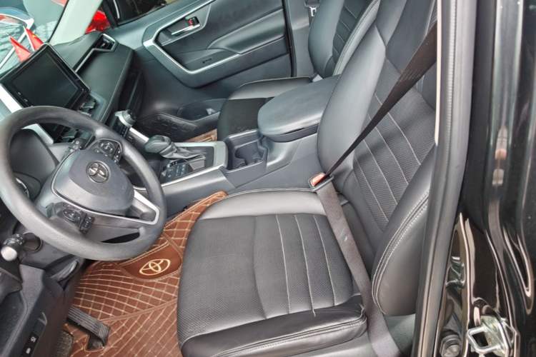 Used Toyota RAV4 2020 2.0L CVT 4x4 Trend Edition Left Front Seat