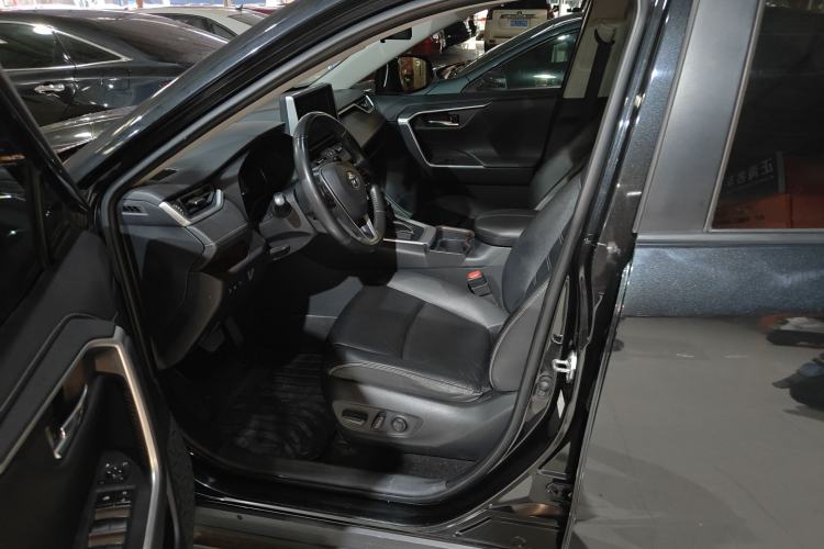 Used Toyota RAV4 2020 2.0L CVT Two-Wheel Drive Prestige Edition Left Front Seat