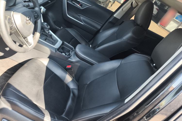 Used Toyota RAV4 2020 2.0L CVT Two-Wheel Drive Fashion Edition Left Front Seat