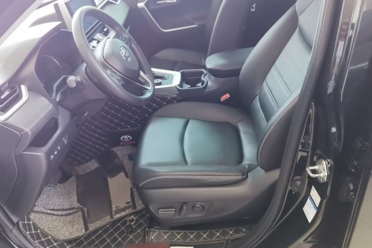 Used Toyota RAV4 2020 Dual-Engine 2.5L E-CVT 4x4 Elite PLUS Edition Left Front Seat