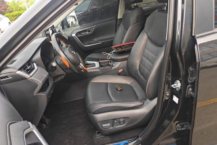 Used Toyota RAV4 2020 2.0L CVT Two-Wheel Drive Fashion PLUS Edition Left Front Seat