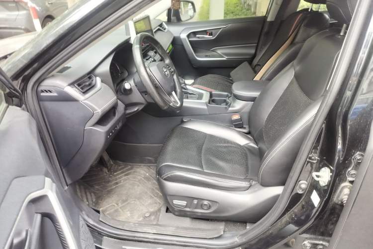 Used Toyota RAV4 2020 2.0L CVT Two-Wheel Drive Fashion Edition Left Front Seat