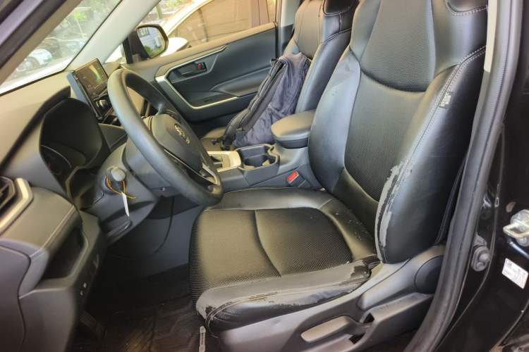 Used Toyota RAV4 2020 2.0L CVT Two-Wheel Drive Urban Edition Left Front Seat