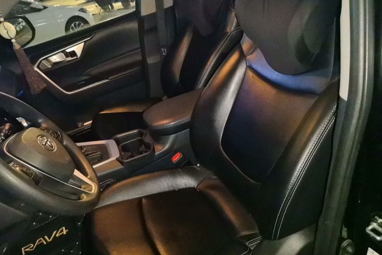 Used Toyota RAV4 2020 2.0L CVT 4x4 Trend Edition Left Front Seat