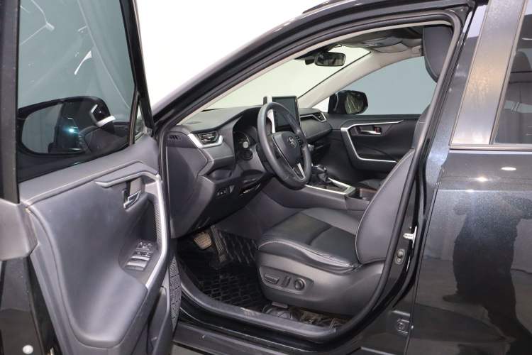 Used Toyota RAV4 2020 2.0L CVT Two-Wheel Drive Fashion PLUS Edition Left Front Seat