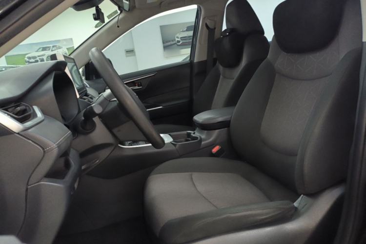 Used Toyota RAV4 2020 Dual-Engine 2.5L E-CVT Two-Wheel Drive Elite Edition Left Front Seat