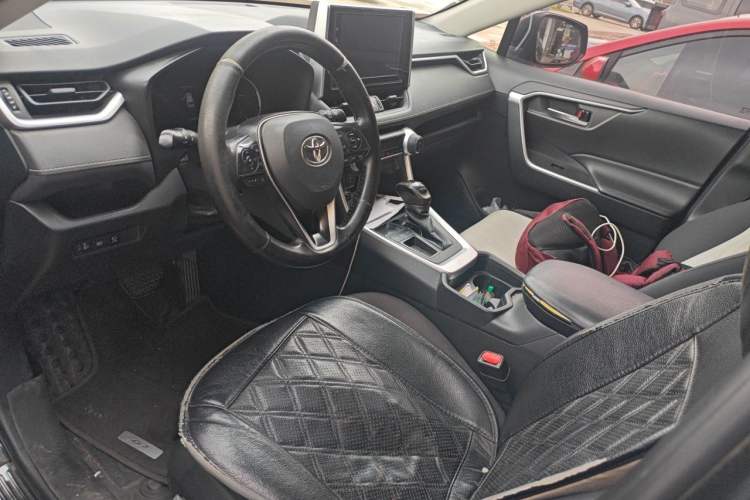 Used Toyota RAV4 2020 2.0L CVT Two-Wheel Drive Fashion Edition Left Front Seat