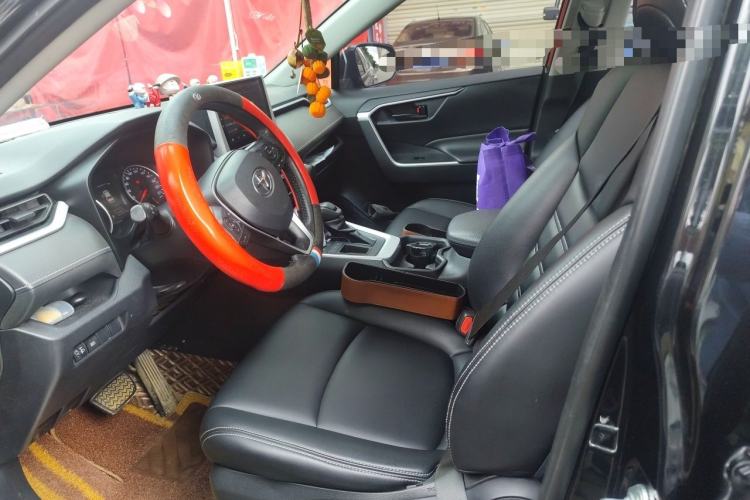 Used Toyota RAV4 2020 2.0L CVT Two-Wheel Drive Urban Edition Left Front Seat