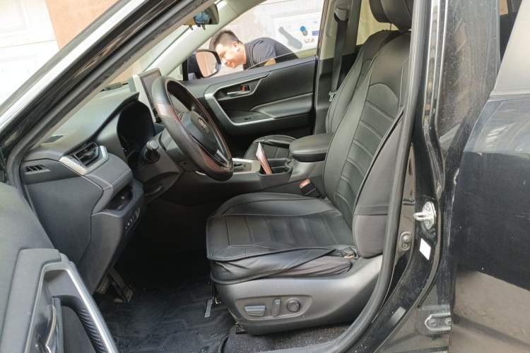 Used Toyota RAV4 2020 2.0L CVT Two-Wheel Drive Fashion Edition Left Front Seat