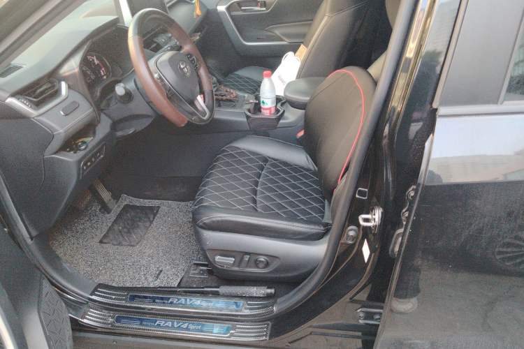 Used Toyota RAV4 2020 2.0L CVT Two-Wheel Drive Fashion Edition Left Front Seat