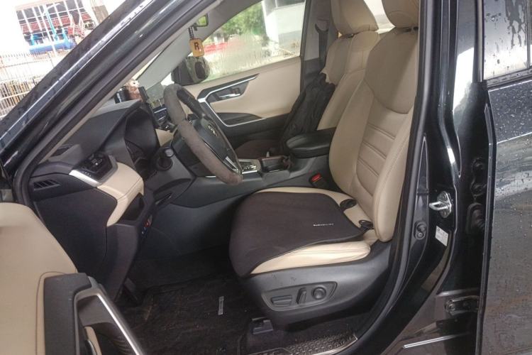 Used Toyota RAV4 2020 2.0L CVT Two-Wheel Drive Fashion PLUS Edition Left Front Seat