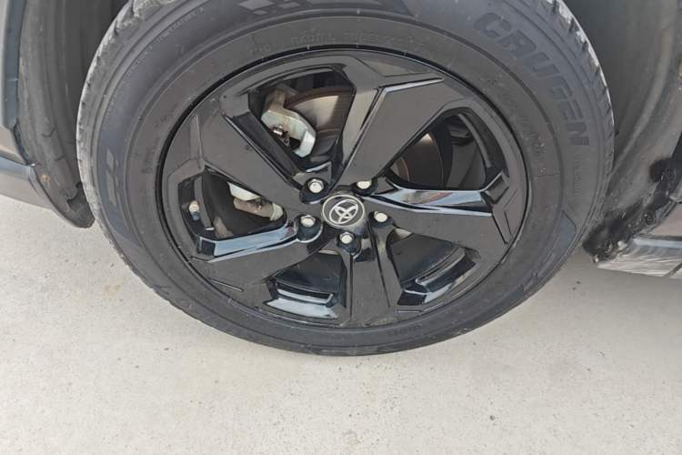 Used Toyota RAV4 2020 Dual-Engine 2.5L E-CVT 4x4 Elite PLUS Edition Left Front Wheel Hub