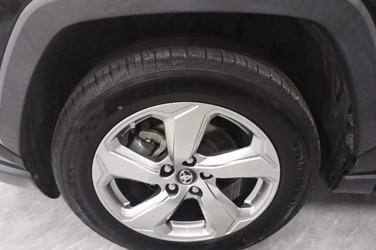 Used Toyota RAV4 2020 2.0L CVT Two-Wheel Drive Fashion PLUS Edition Left Front Wheel Hub