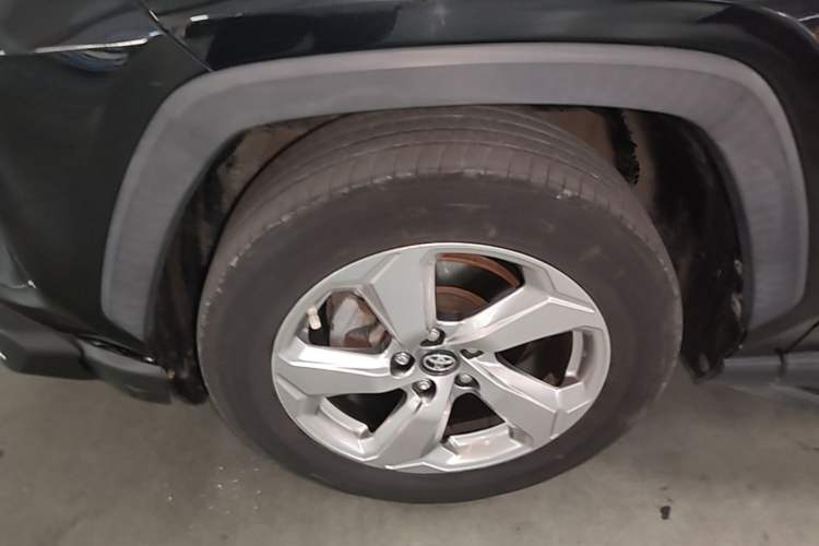 Used Toyota RAV4 2020 2.0L CVT Two-Wheel Drive Fashion Edition Left Front Wheel Hub