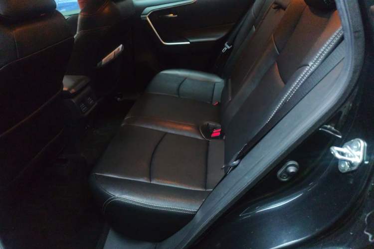 Used Toyota RAV4 2020 2.0L CVT Two-Wheel Drive Fashion Edition Left Rear Seat
