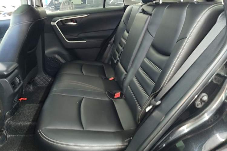 Used Toyota RAV4 2020 2.0L CVT Two-Wheel Drive Fashion Edition Left Rear Seat