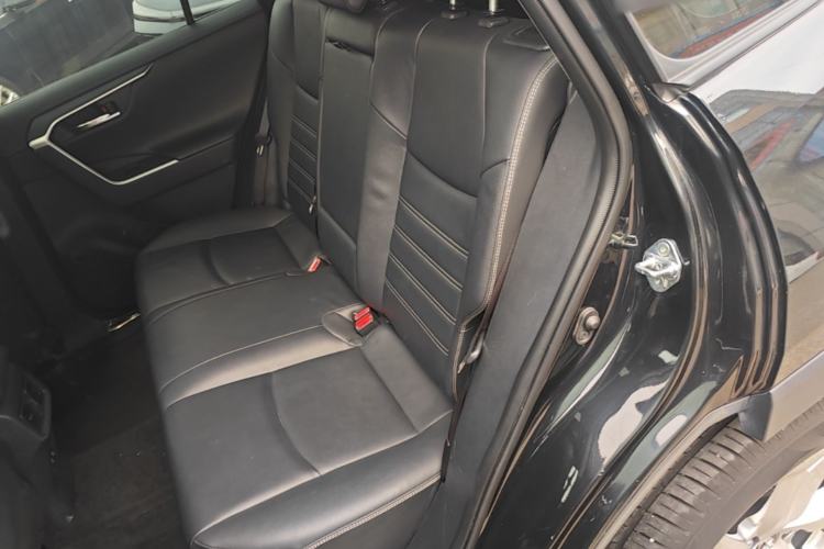 Used Toyota RAV4 2020 2.0L CVT Two-Wheel Drive Fashion PLUS Edition Left Rear Seat