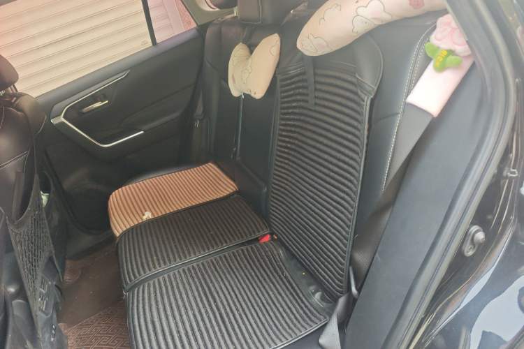 Used Toyota RAV4 2020 2.0L CVT Two-Wheel Drive Fashion Edition Left Rear Seat