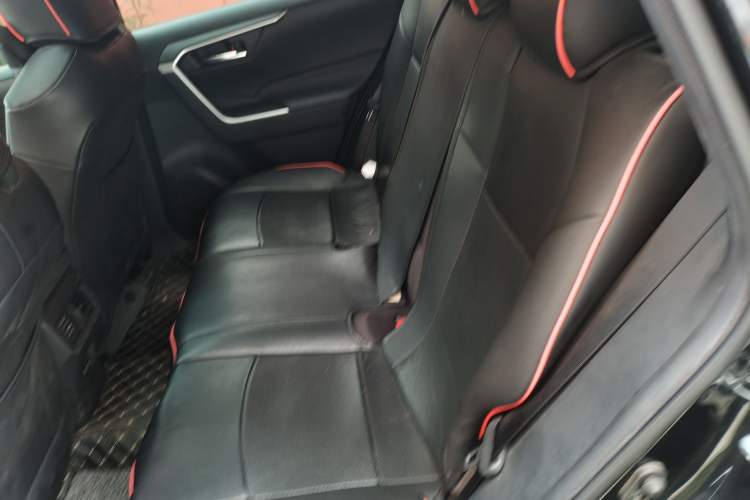 Used Toyota RAV4 2020 2.0L CVT Two-Wheel Drive Fashion Edition Left Rear Seat