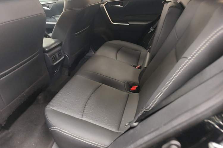 Used Toyota RAV4 2020 2.0L CVT Two-Wheel Drive Fashion Edition Left Rear Seat