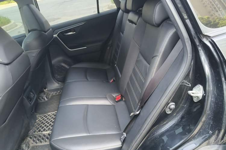 Used Toyota RAV4 2020 2.0L CVT 4x4 Style PLUS Edition Left Rear Seat