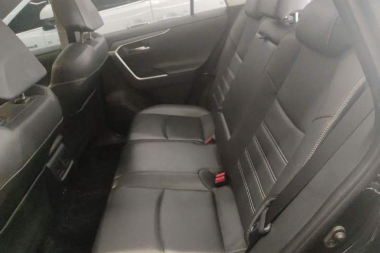 Used Toyota RAV4 2020 2.0L CVT Two-Wheel Drive Fashion PLUS Edition Left Rear Seat
