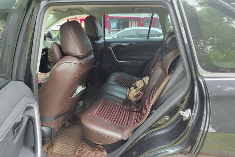 Used Toyota RAV4 2020 2.0L CVT Two-Wheel Drive Urban Edition Left Rear Seat