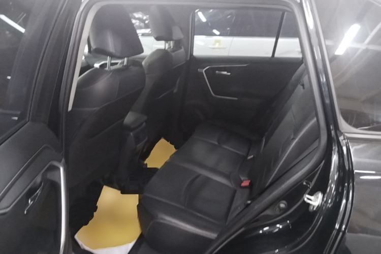 Used Toyota RAV4 2020 2.0L CVT Two-Wheel Drive Fashion PLUS Edition Left Rear Seat